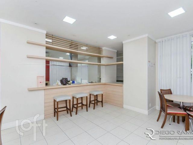 Apartamento com 74m², 3 dormitórios, 1 suíte, 1 vaga, Vila Ipiranga em Porto Alegre