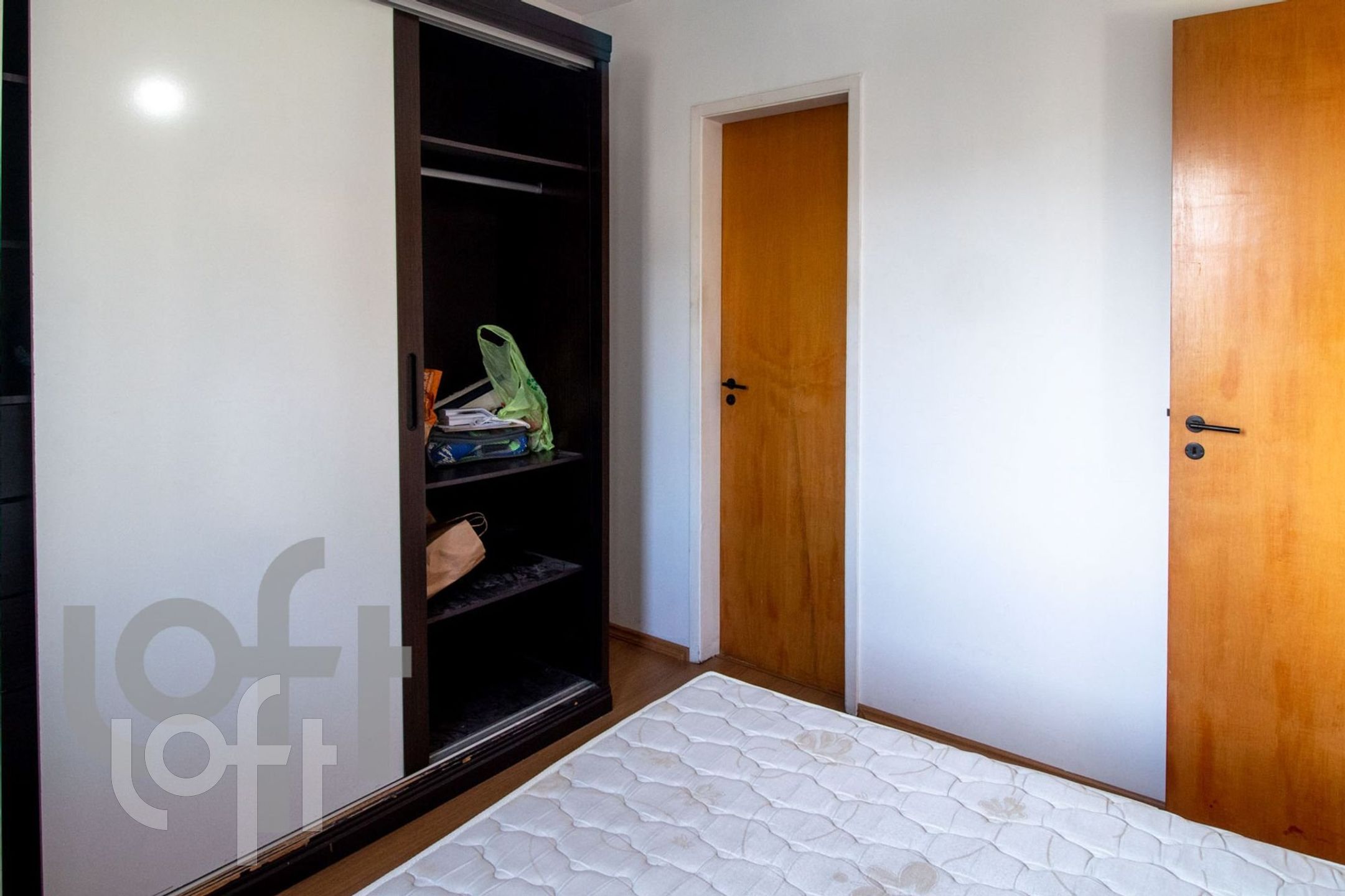 Apartamento à venda com 1 quarto, 42m² - Foto 2