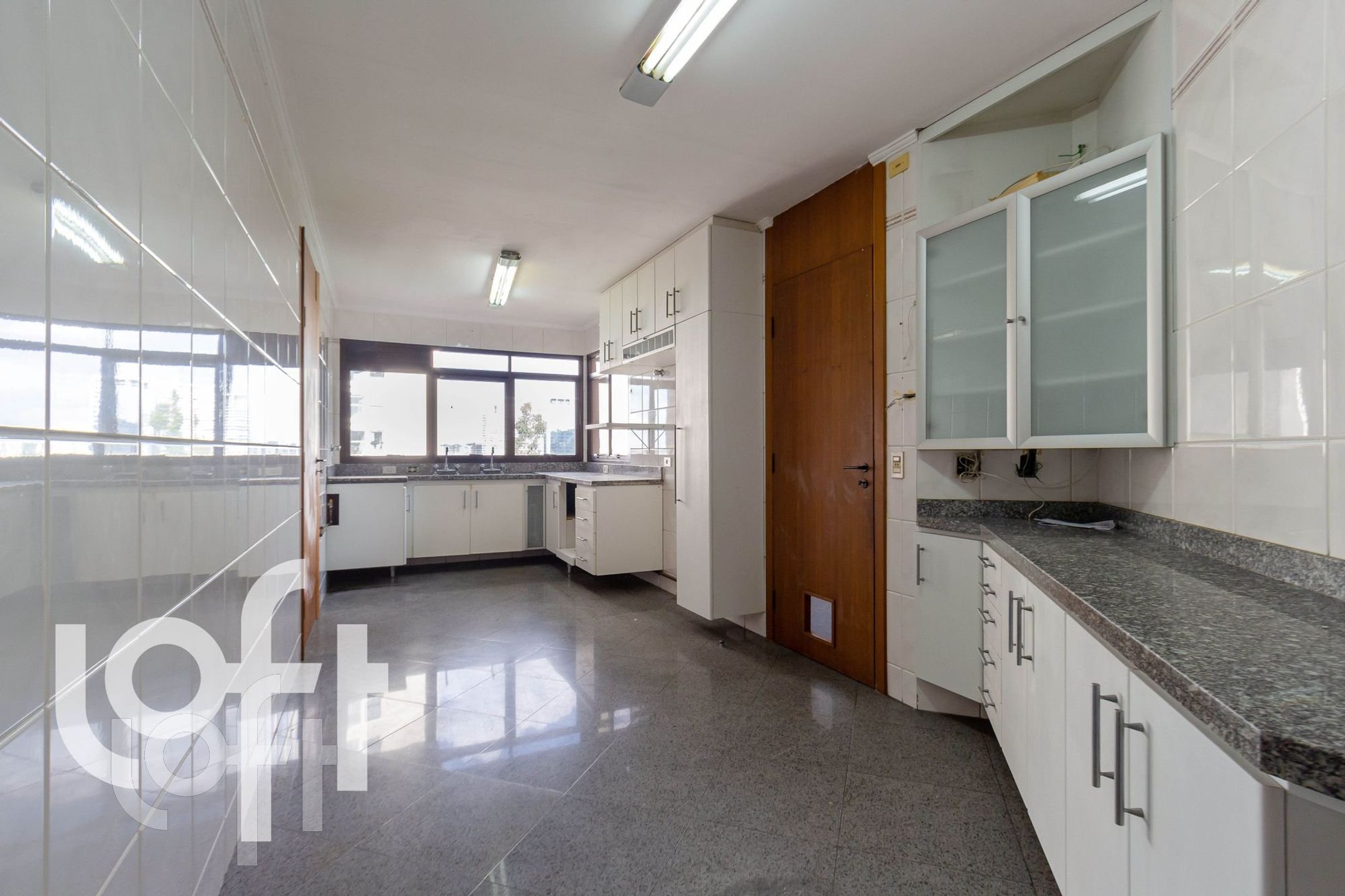 Apartamento à venda com 5 quartos, 360m² - Foto 30