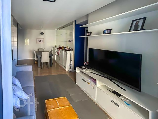 Apartamento com 74m², 3 dormitórios, 1 suíte, 2 vagas, Vila Ipiranga em Porto Alegre