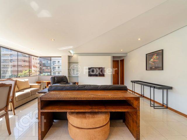 Apartamento com 105m², 2 dormitórios, 1 suíte, 2 vagas, Petrópolis em Porto Alegre