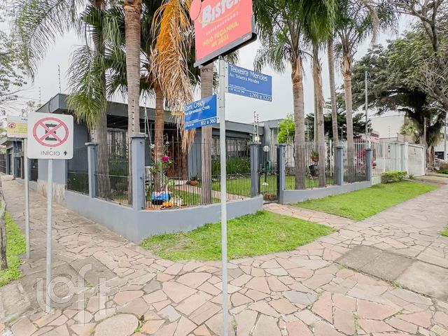 Casa com 214m², 3 dormitórios, 1 suíte, 3 vagas, Chácara das Pedras em Porto Alegre