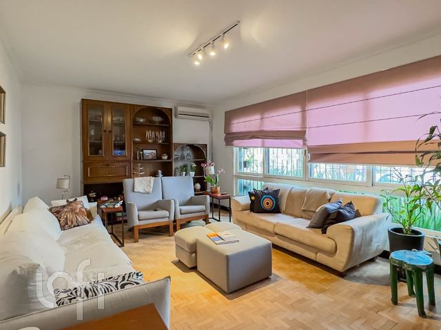 Casa com 214m², 3 dormitórios, 1 suíte, 3 vagas, Chácara das Pedras em Porto Alegre