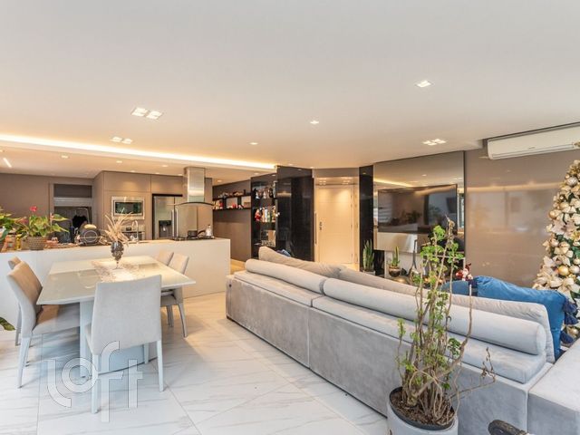Apartamento com 157m², 2 dormitórios, 2 suítes, 2 vagas, Petrópolis em Porto Alegre