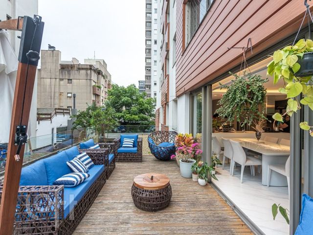 Apartamento com 157m², 2 dormitórios, 2 suítes, 2 vagas, Petrópolis em Porto Alegre