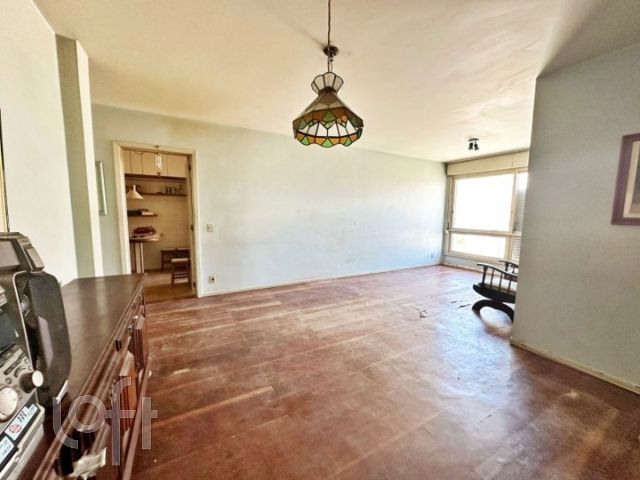 Apartamento com 110m², 3 dormitórios, 1 vaga, Floresta em Porto Alegre