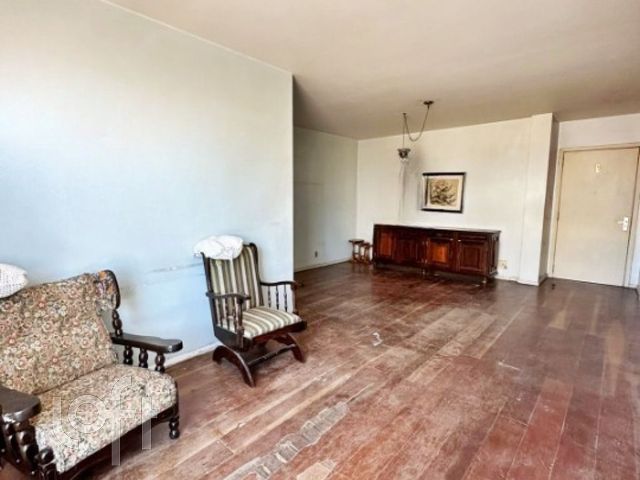 Apartamento com 110m², 3 dormitórios, 1 vaga, Floresta em Porto Alegre