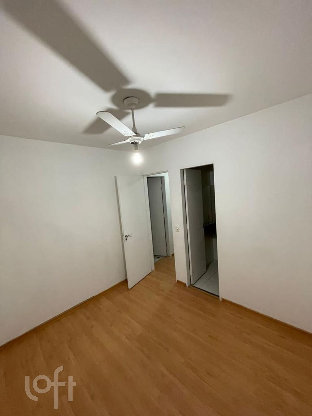 Apartamento à venda com 2 quartos, 64m² - Foto 4