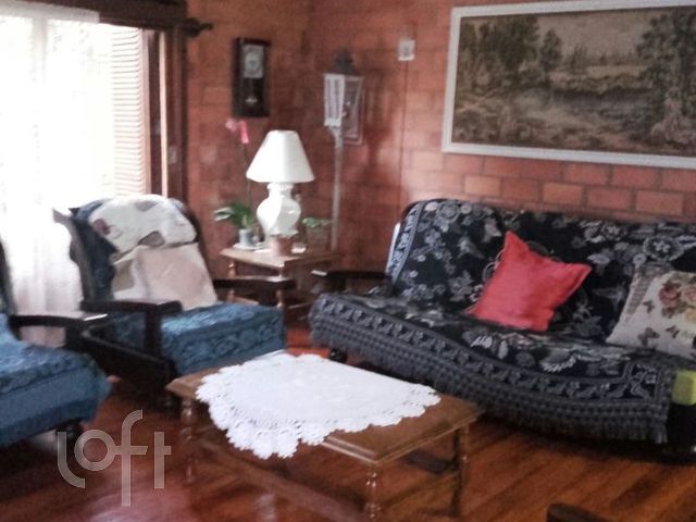 Casa com 180m², 3 dormitórios, 1 suíte, 4 vagas, Vila Ipiranga em Porto Alegre