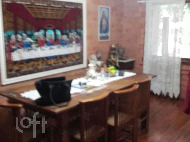 Casa com 180m², 3 dormitórios, 1 suíte, 4 vagas, Vila Ipiranga em Porto Alegre