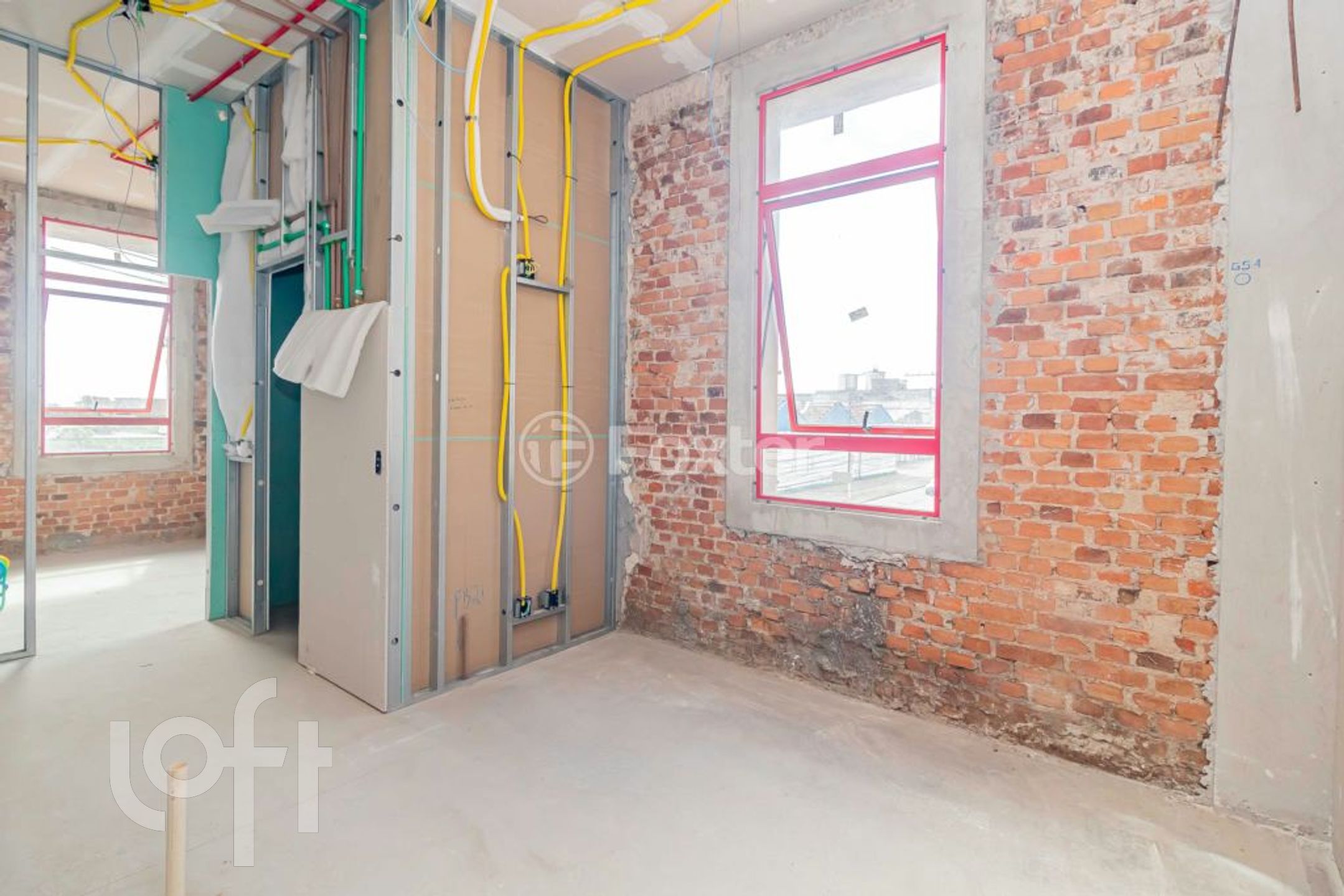 Apartamento com 29m², 1 dormitório, 1 vaga, Floresta em Porto Alegre