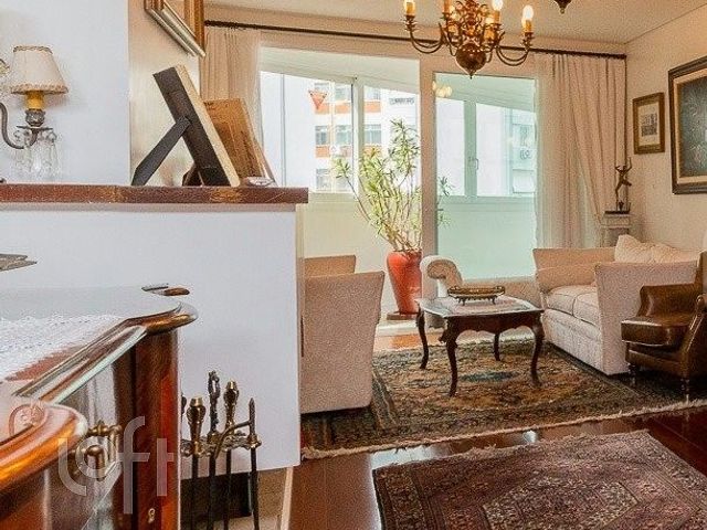 Apartamento com 98m², 2 dormitórios, 1 suíte, 1 vaga, Moinhos de Vento em Porto Alegre