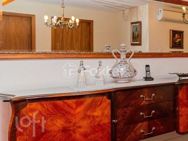 Apartamento com 98m², 2 dormitórios, 1 suíte, 1 vaga, Moinhos de Vento em Porto Alegre