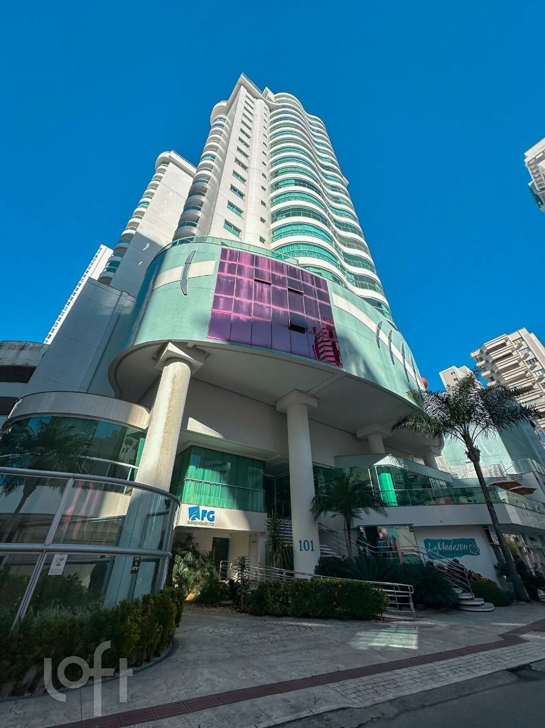 Apartamento à venda em Centro com 139 m², 3 quartos, 2 suítes, 2 vagas