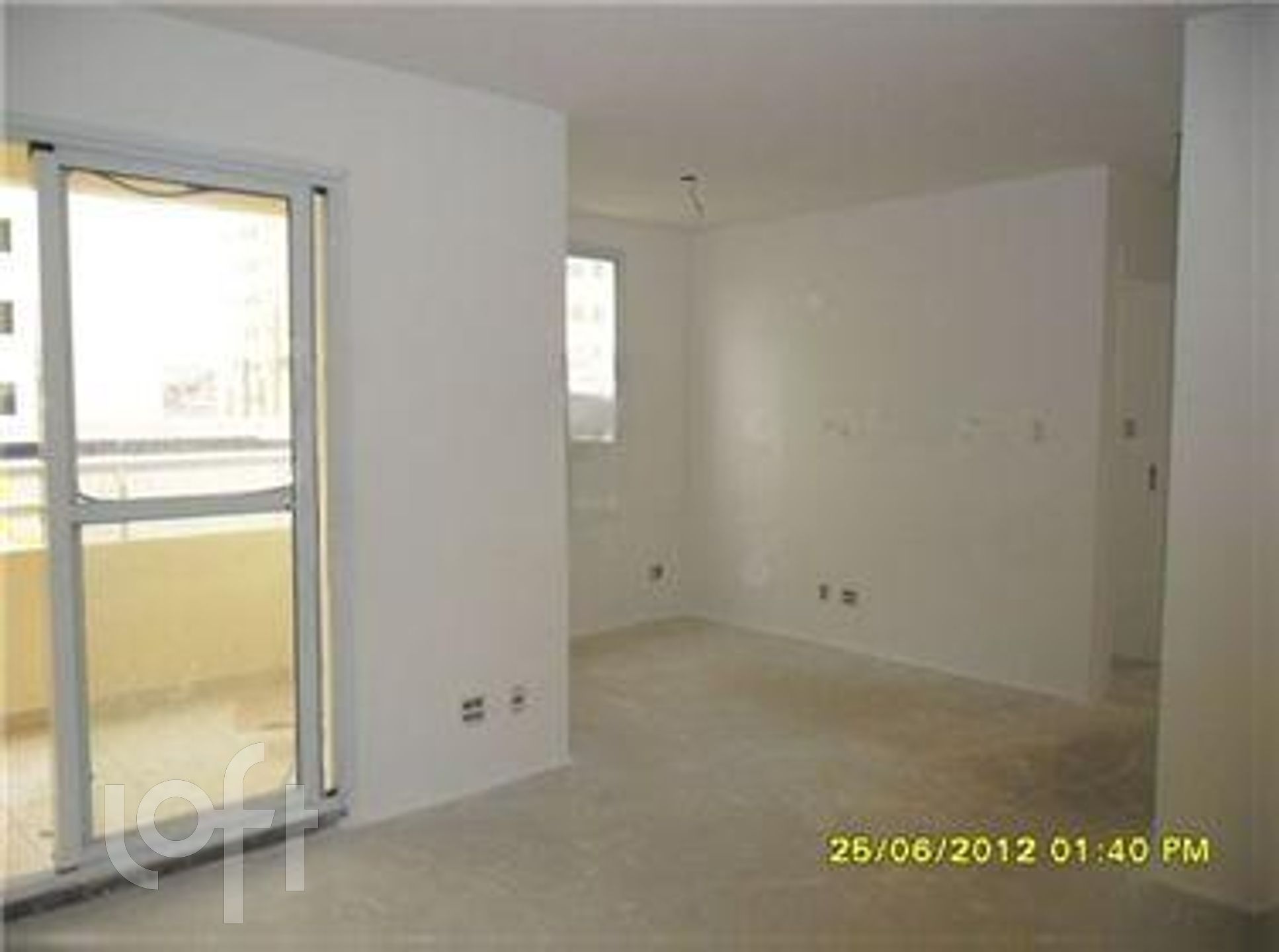 Apartamento à venda com 2 quartos, 70m² - Foto 2