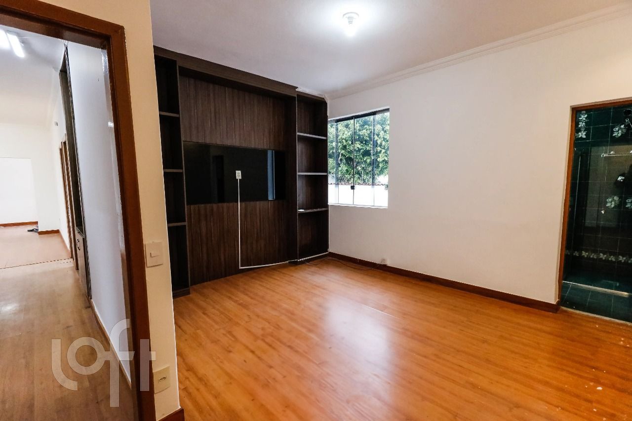 Casa à venda com 4 quartos, 480m² - Foto 2