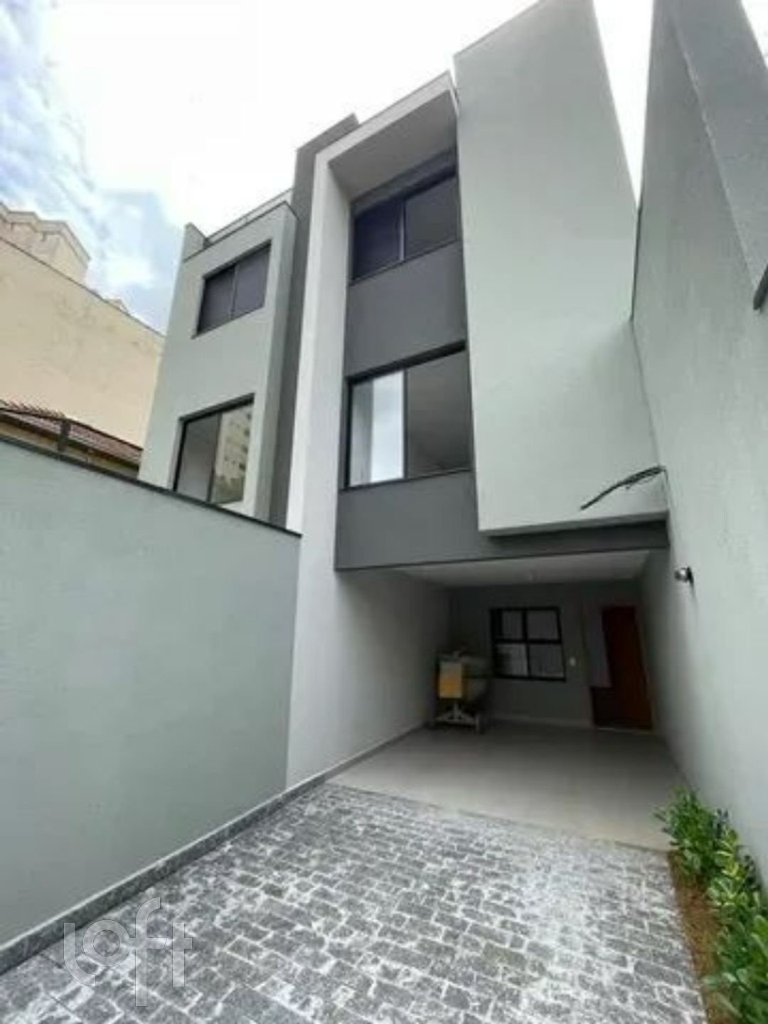 Casa à venda com 4 quartos, 170m² - Foto 1