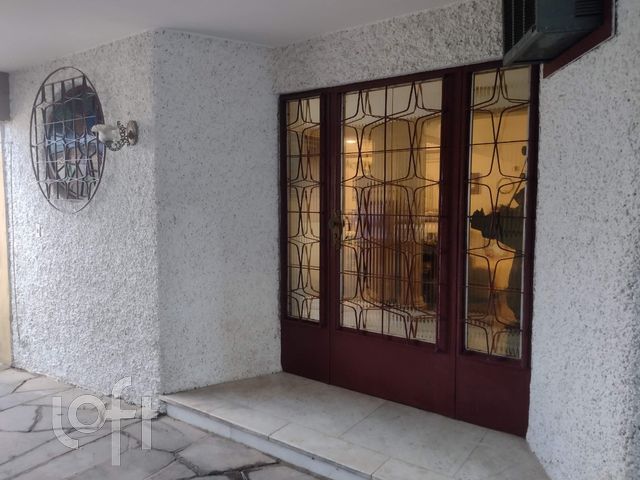 Casa com 159m², 4 dormitórios, 1 suíte, 4 vagas, Vila Ipiranga em Porto Alegre