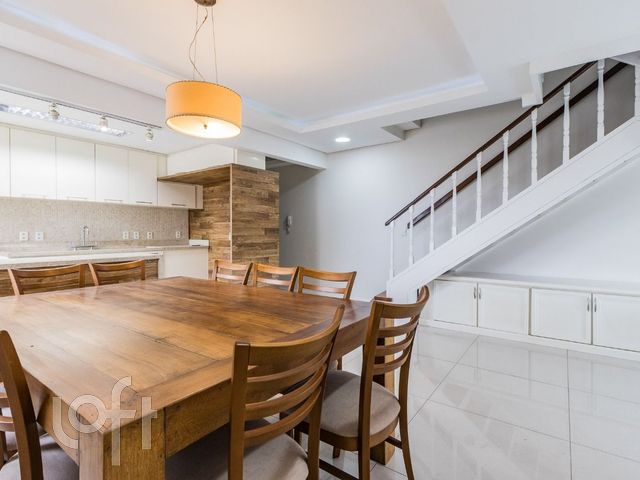 Apartamento com 219m², 4 dormitórios, 1 suíte, 3 vagas, Chácara das Pedras em Porto Alegre