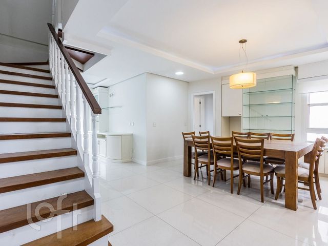 Apartamento com 219m², 4 dormitórios, 1 suíte, 3 vagas, Chácara das Pedras em Porto Alegre