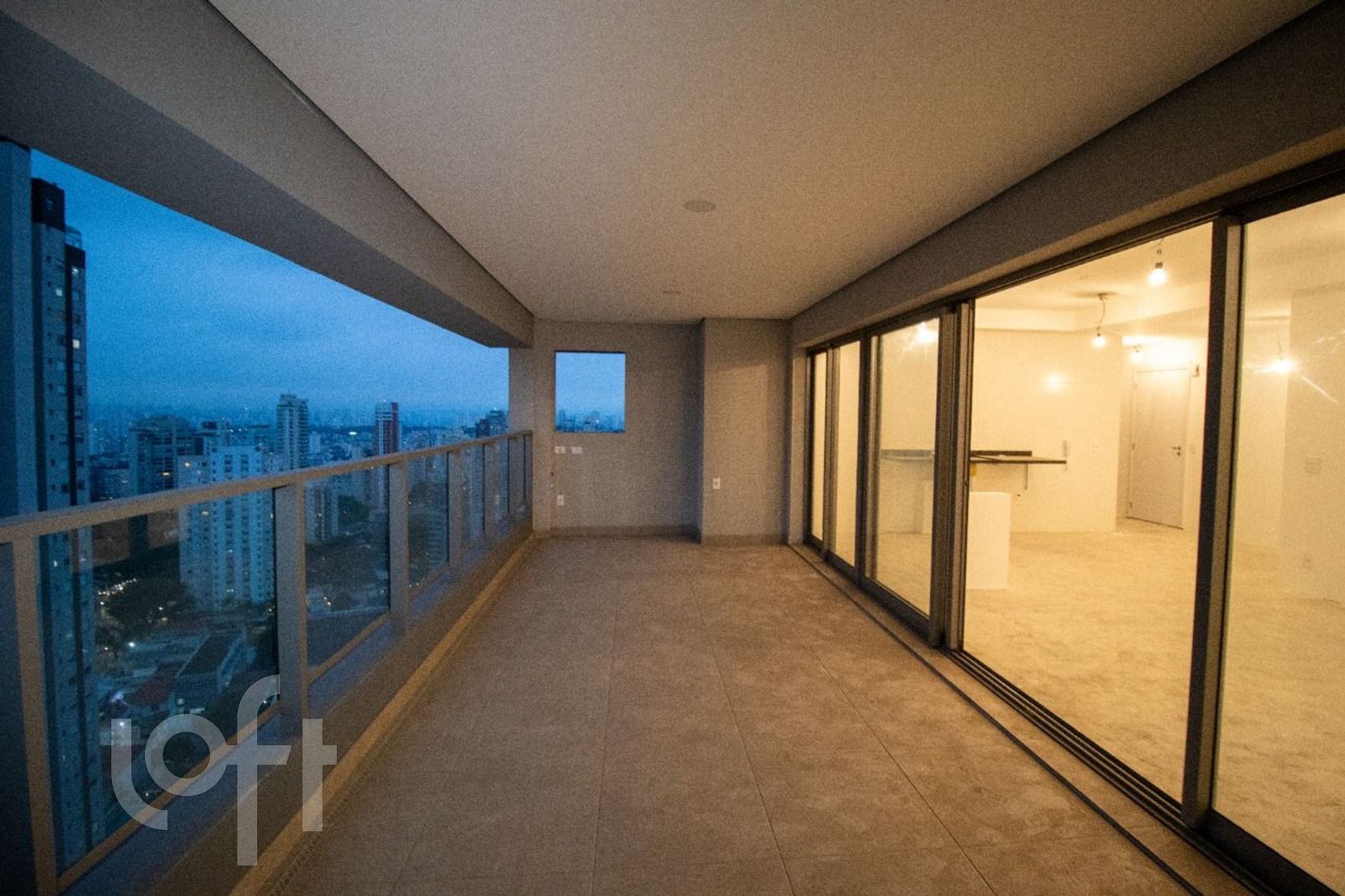 Apartamento à venda com 3 quartos, 155m² - Foto 1