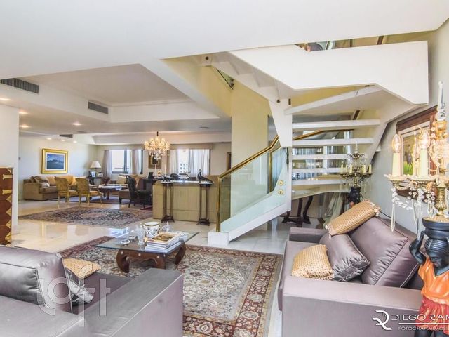 Apartamento com 600m², 4 dormitórios, 4 suítes, 4 vagas, Petrópolis em Porto Alegre