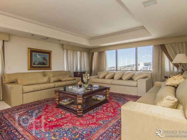 Apartamento com 600m², 4 dormitórios, 4 suítes, 4 vagas, Petrópolis em Porto Alegre