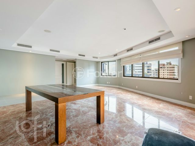 Apartamento com 257m², 2 dormitórios, 2 suítes, 4 vagas, Bela Vista em Porto Alegre