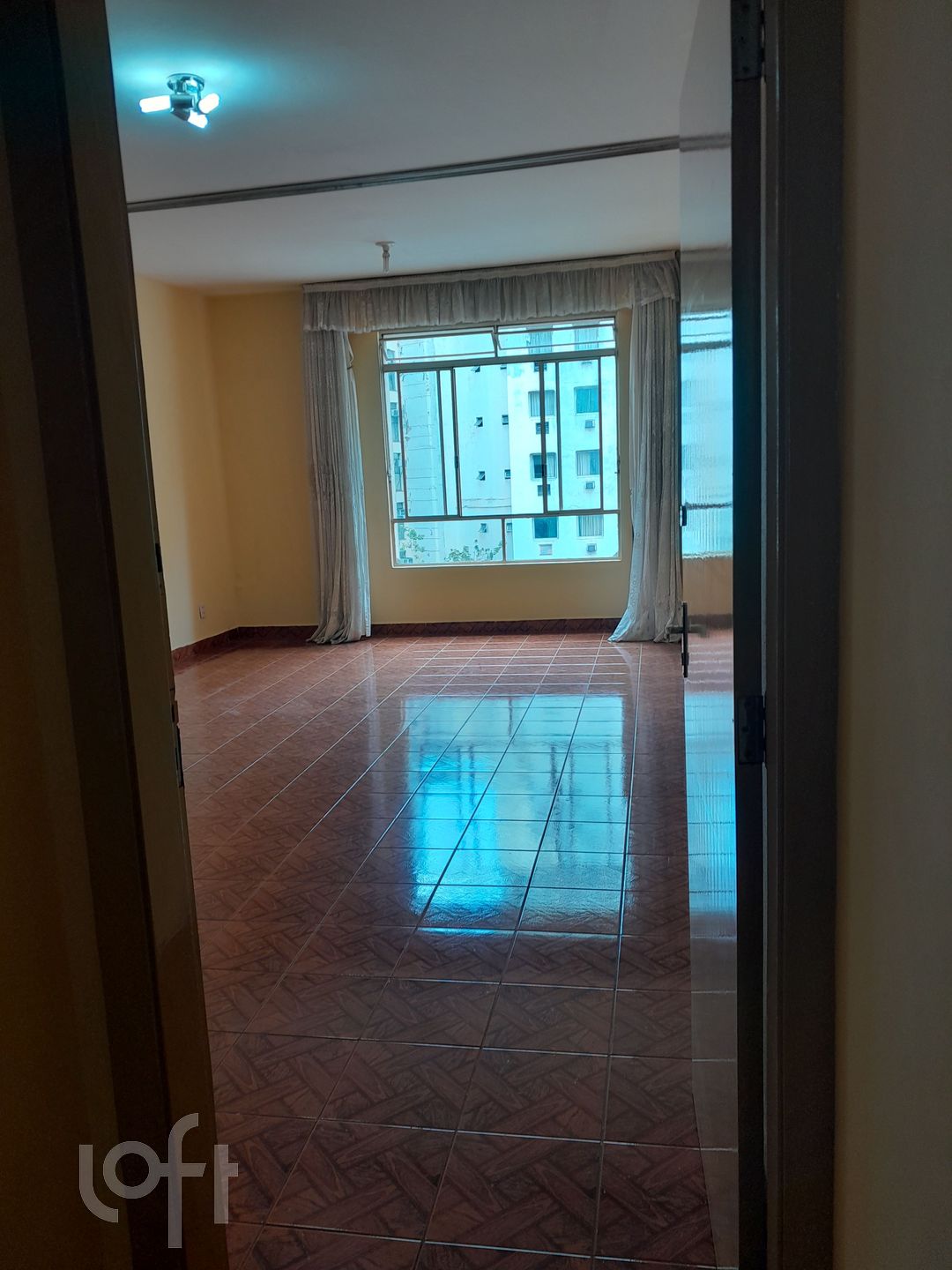 Apartamento à venda com 1 quarto, 69m² - Foto 2