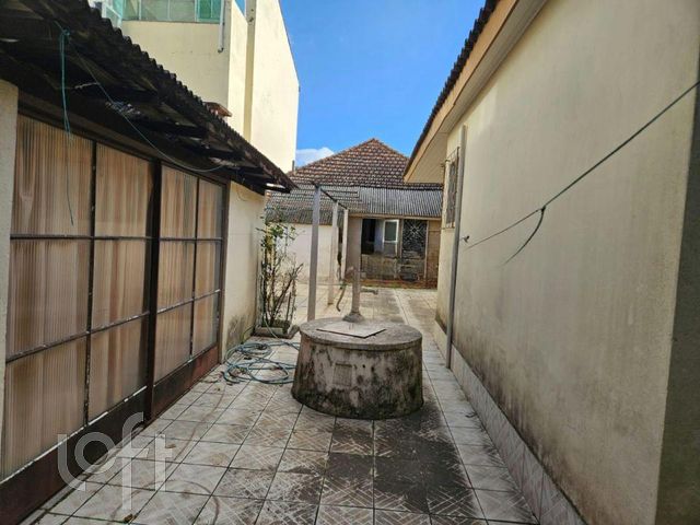 Casa com 100m², 2 dormitórios, 3 vagas, Vila Ipiranga em Porto Alegre