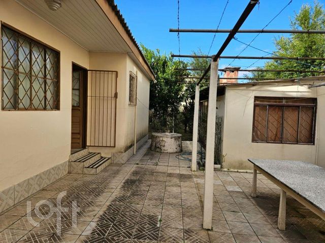 Casa com 100m², 2 dormitórios, 3 vagas, Vila Ipiranga em Porto Alegre