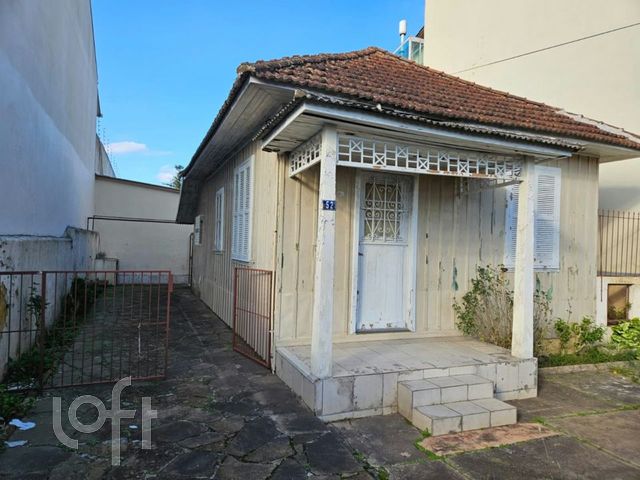Casa com 100m², 2 dormitórios, 3 vagas, Vila Ipiranga em Porto Alegre