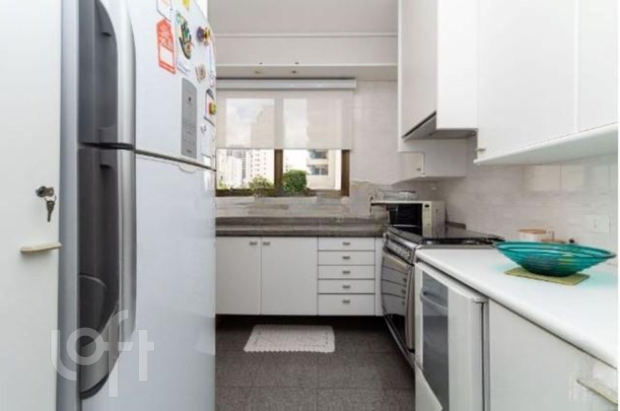 Apartamento à venda com 3 quartos, 160m² - Foto 4