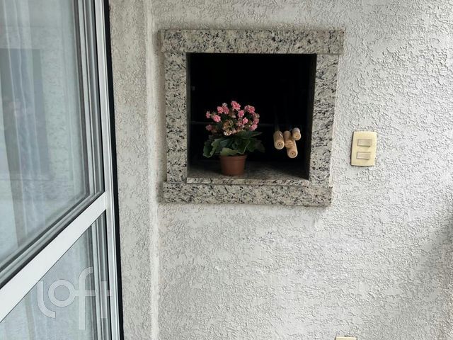 Apartamento com 62m², 2 dormitórios, 1 suíte, 1 vaga, Vila Ipiranga em Porto Alegre