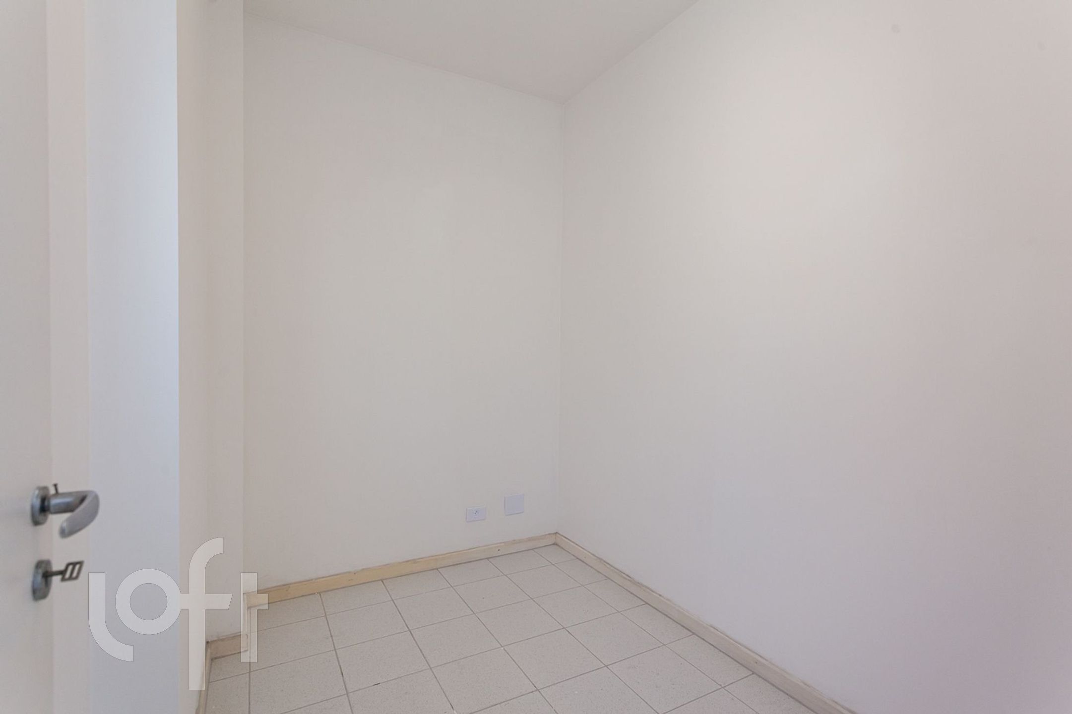 Apartamento à venda com 3 quartos, 276m² - Foto 2