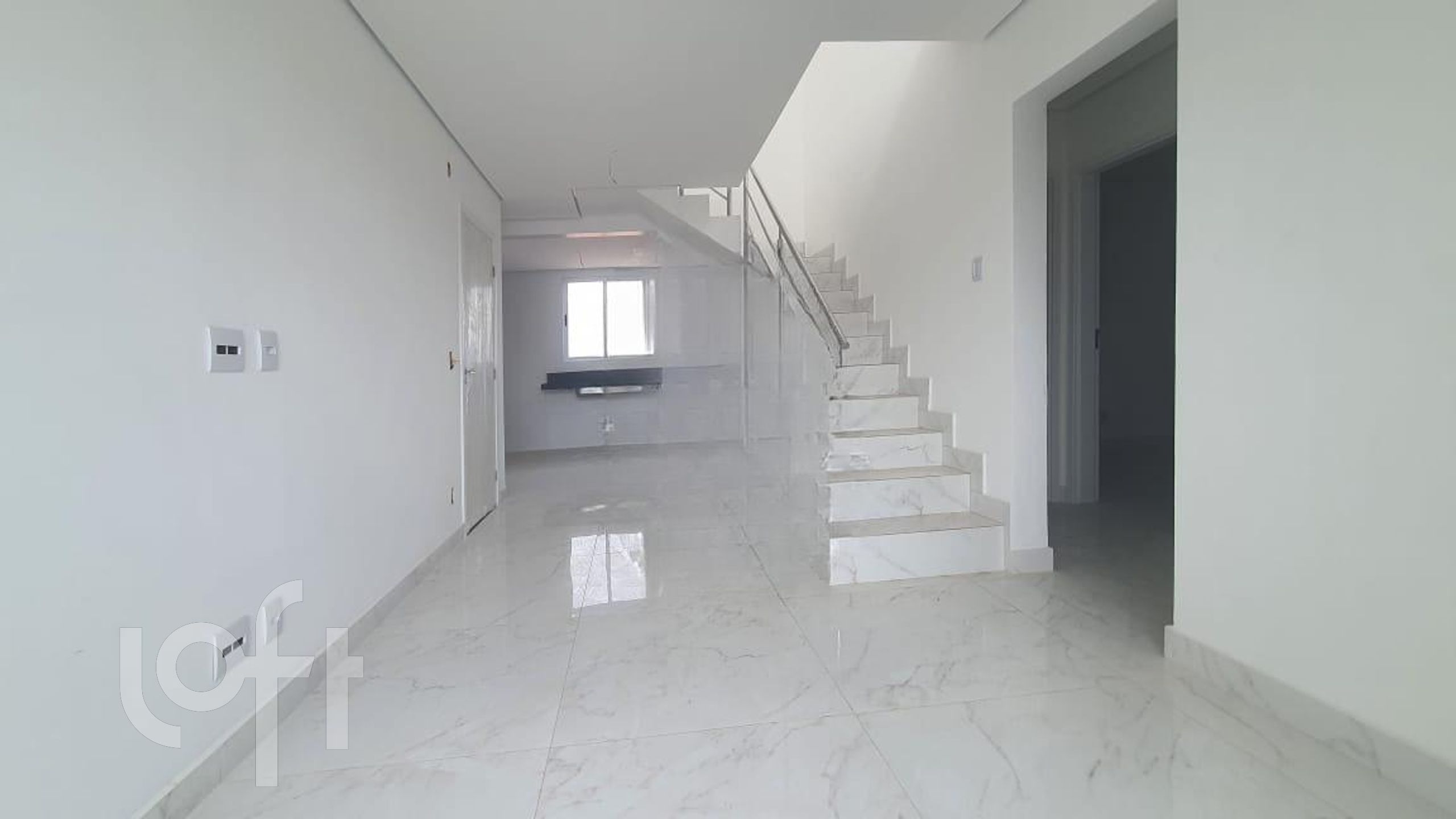 Apartamento à venda com 3 quartos, 135m² - Foto 1