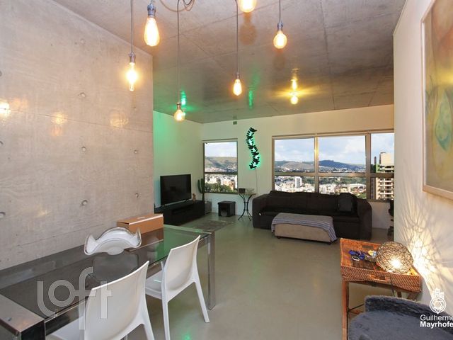 Apartamento com 68m², 2 dormitórios, 2 vagas, Petrópolis em Porto Alegre