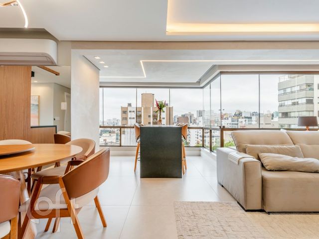 Apartamento com 151m², 3 dormitórios, 2 suítes, 2 vagas, Rio Branco em Porto Alegre