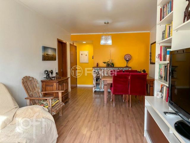 Apartamento com 102m², 3 dormitórios, 1 suíte, 1 vaga, Rio Branco em Porto Alegre