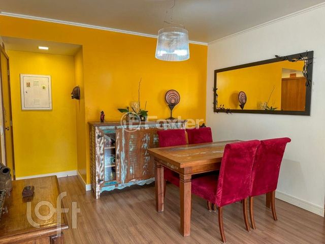 Apartamento com 102m², 3 dormitórios, 1 suíte, 1 vaga, Rio Branco em Porto Alegre