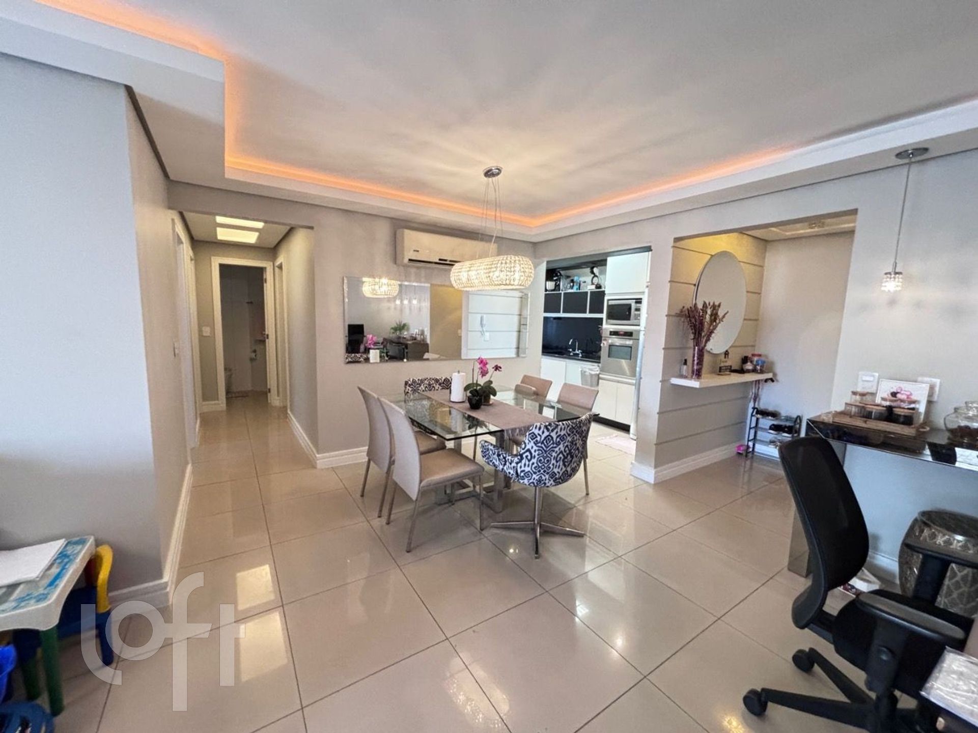 Apartamento à venda em Kobrasol com 123 m², 3 quartos, 1 suíte, 1 vaga