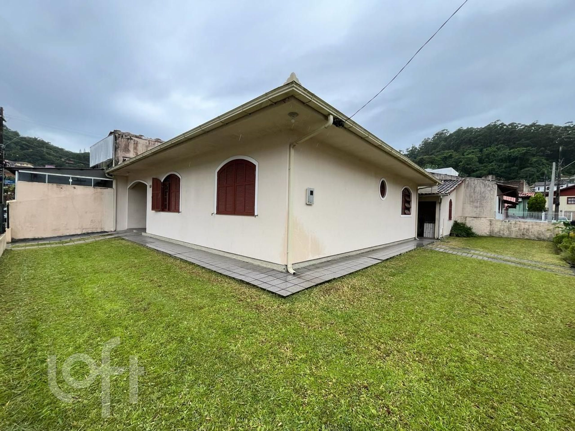 Casa Residencial com 161m², 3 quartos, 2 garagens, no bairro Saco dos limões em Florianópolis