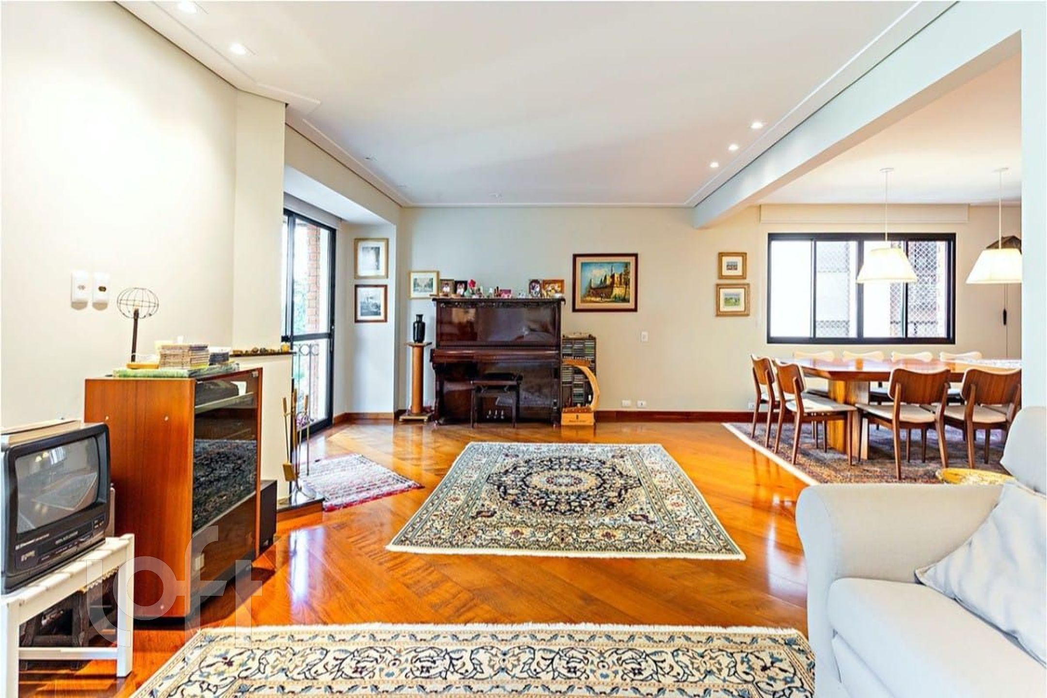 Apartamento à venda em Vila Nova Conceição com 217