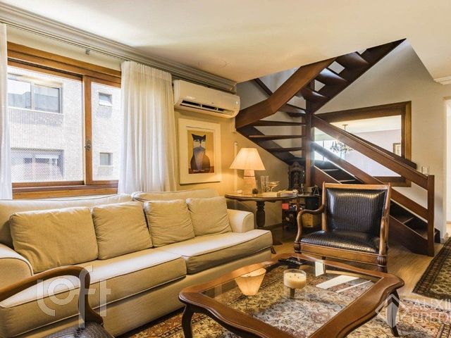 Apartamento com 217m², 3 dormitórios, 1 suíte, 2 vagas, Petrópolis em Porto Alegre