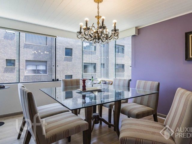 Apartamento com 217m², 3 dormitórios, 1 suíte, 2 vagas, Petrópolis em Porto Alegre