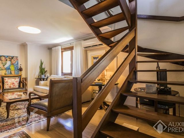 Apartamento com 217m², 3 dormitórios, 1 suíte, 2 vagas, Petrópolis em Porto Alegre