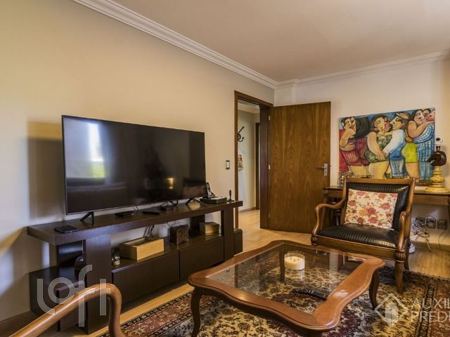 Apartamento com 217m², 3 dormitórios, 1 suíte, 2 vagas, Petrópolis em Porto Alegre