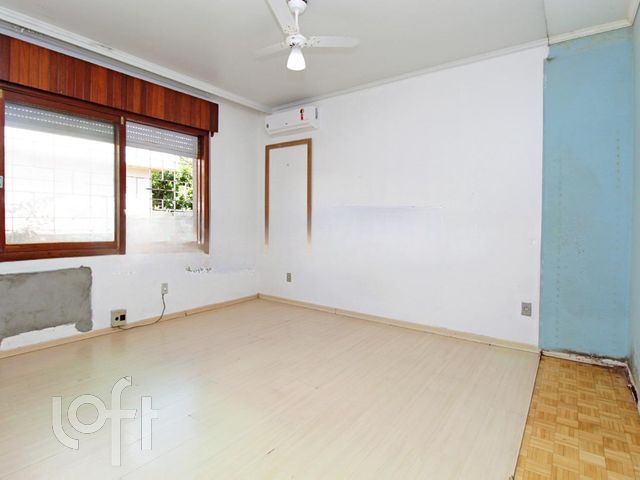 Casa com 360m², 3 dormitórios, 1 suíte, 4 vagas, Três Figueiras em Porto Alegre