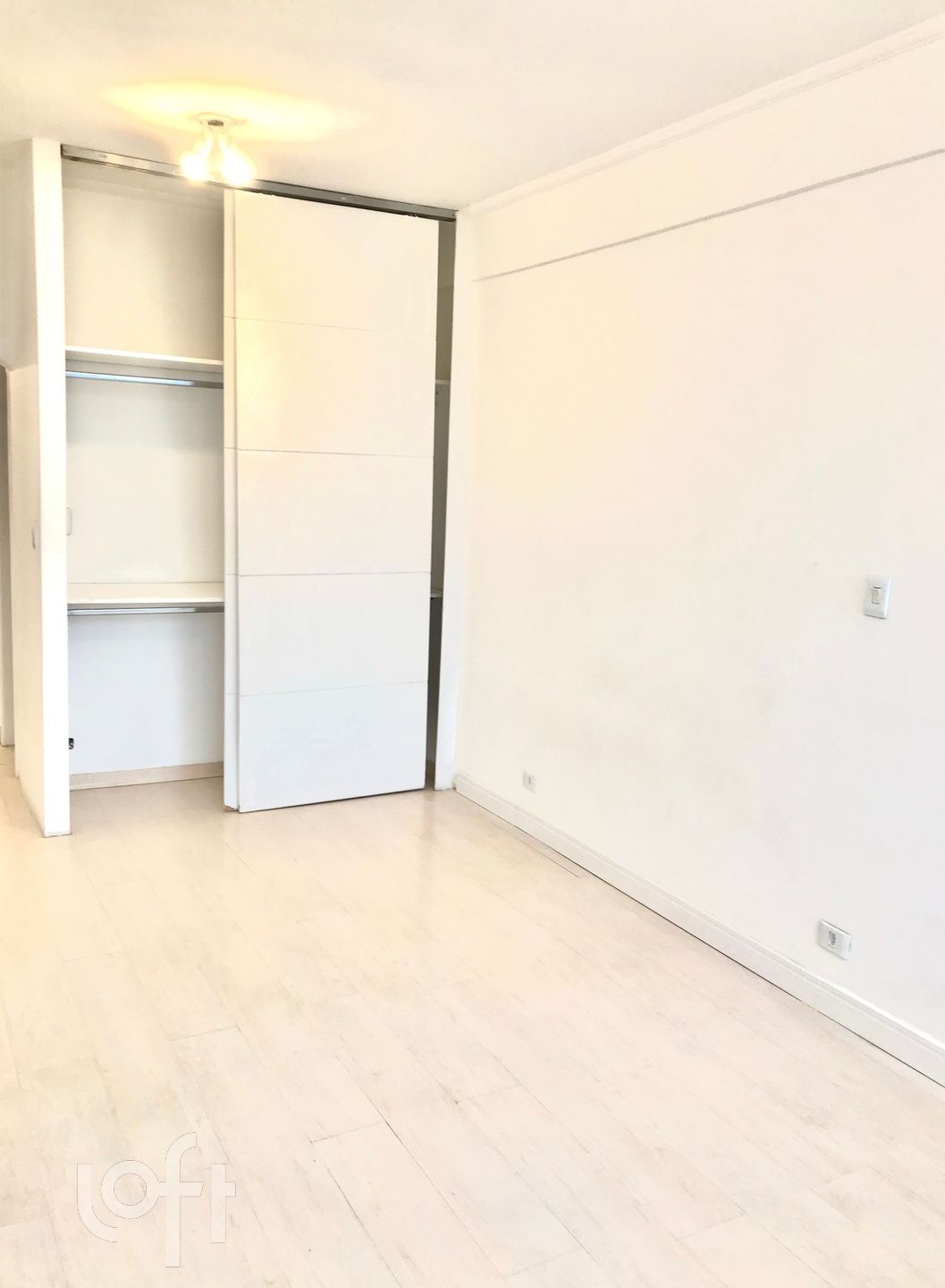 Apartamento à venda com 1 quarto, 37m² - Foto 2