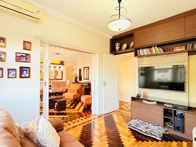 Apartamento com 170m², 3 dormitórios, 1 suíte, 2 vagas, Rio Branco em Porto Alegre